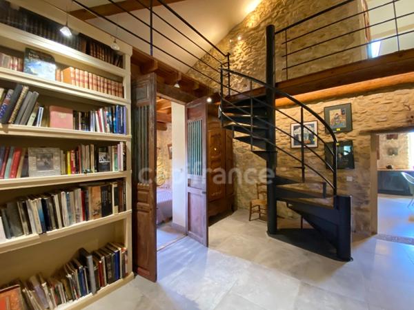 Entre Uzès et La Roque-sur-Cèze, Éden Provençal : Mas du XVIIIe & Son Domaine Privé sur 3,3 hectares