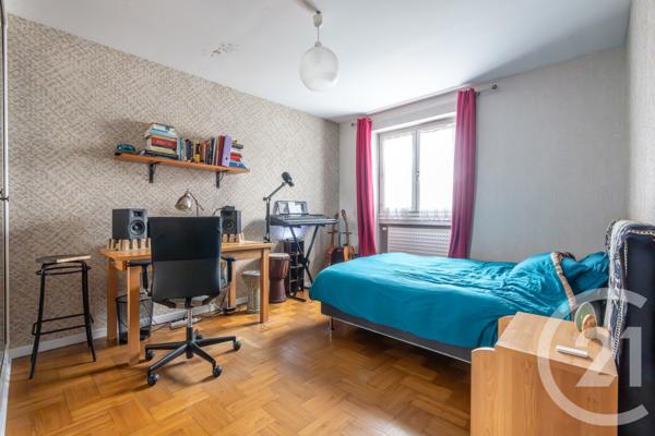 Maison à vendre  8 pièces - 167,64 m2 LA VARENNE ST HILAIRE - 94