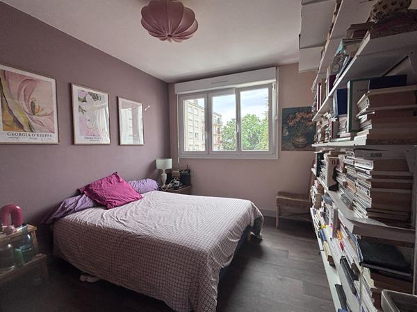 Appartement T3 lumineux avec balcon ? 1er étage ? Proche centre-ville Laval Appartement T3 lumineux avec balcon ? 1er étage ? Proche centre-ville Laval