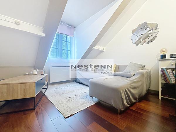 À vendre : Appartement 2 pièces à Saint Fargeau Ponthierry, cave, place de parking, centre ville.