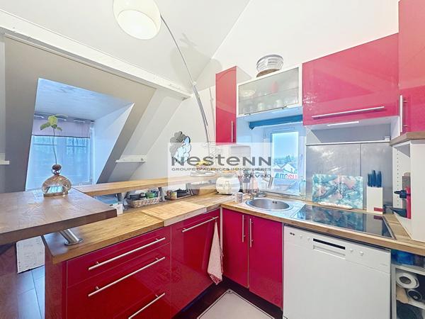 À vendre : Appartement 2 pièces à Saint Fargeau Ponthierry, cave, place de parking, centre ville.