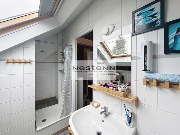 À vendre : Appartement 2 pièces à Saint Fargeau Ponthierry, cave, place de parking, centre ville.