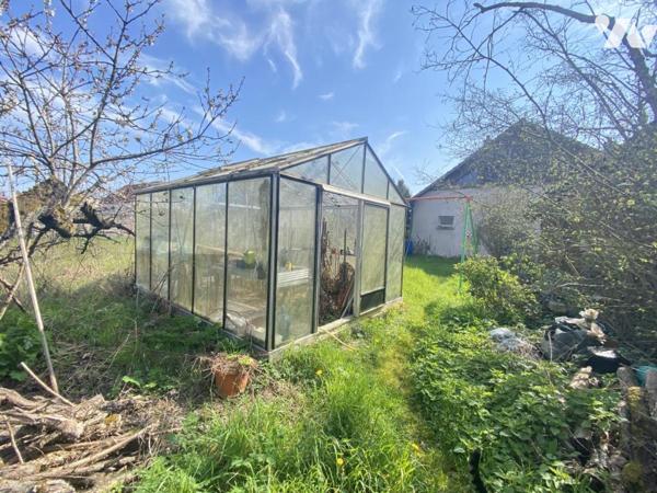 VILLEMANDEUR : Propriété avec atelier de menuiserie et terrain constructible de 5000 m²