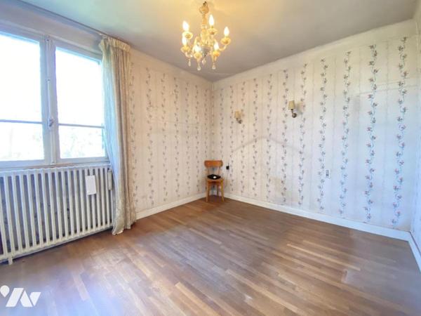 VILLEMANDEUR : Propriété avec atelier de menuiserie et terrain constructible de 5000 m²