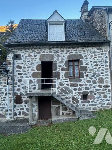 &#127969; Charmante maison auvergnate traditionnelle ? Saint-Vincent-de-Salers (Cantal)
&#1281...