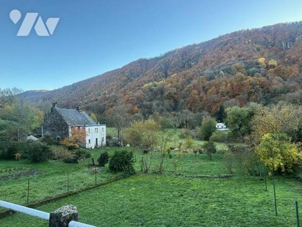 &#127969; Charmante maison auvergnate traditionnelle ? Saint-Vincent-de-Salers (Cantal)
&#1281...