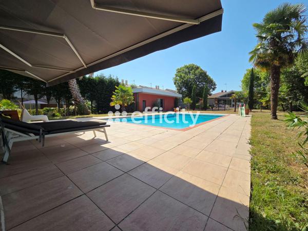 Maison
         6 pièces
        - 292 m² Bien prestige 935 000 €*