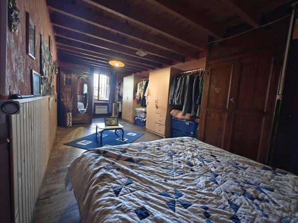 ROQUETAILLADE-MAISON DE VILLAGE EN PIERRE AVEC JARDIN, GARAGE ET ATELIER VENDU LOUÉE