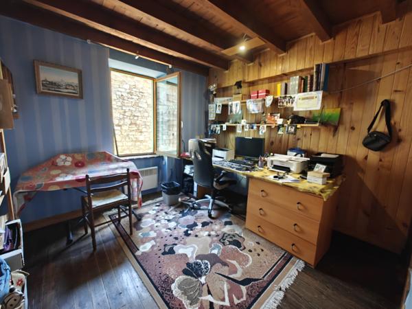 ROQUETAILLADE-MAISON DE VILLAGE EN PIERRE AVEC JARDIN, GARAGE ET ATELIER VENDU LOUÉE
