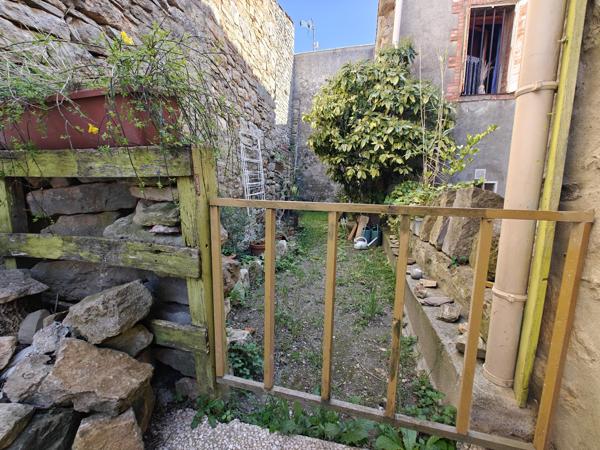 ROQUETAILLADE-MAISON DE VILLAGE EN PIERRE AVEC JARDIN, GARAGE ET ATELIER VENDU LOUÉE