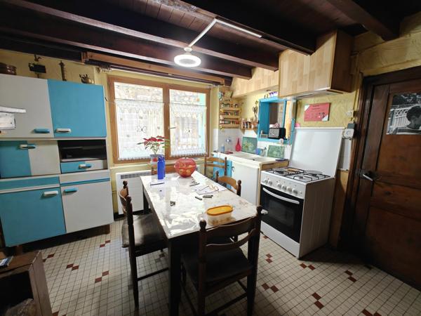 ROQUETAILLADE-MAISON DE VILLAGE EN PIERRE AVEC JARDIN, GARAGE ET ATELIER VENDU LOUÉE