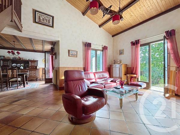 Maison à vendre  6 pièces - 123,22 m2 VOEUIL ET GIGET - 16