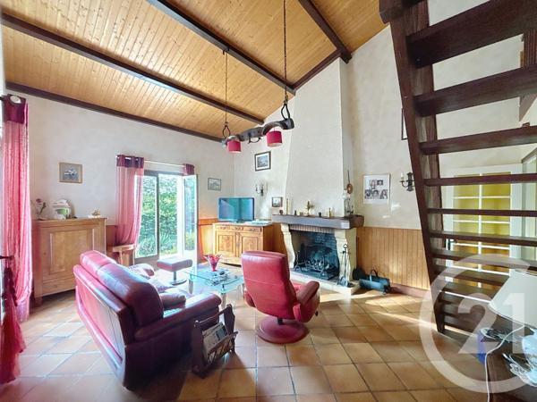 Maison à vendre  6 pièces - 123,22 m2 VOEUIL ET GIGET - 16