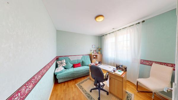 MAISON PARFAITEMENT ENTRETENUE, PREMIÈRE MAIN, BEAU TERRAIN DE 1062 M²
