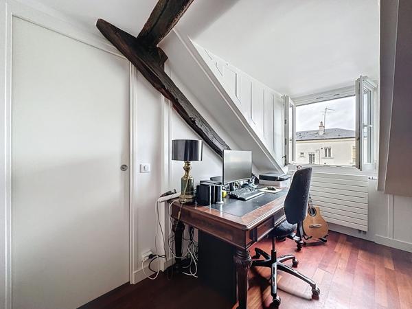 Appartement F6 à vendre  6 pièces - 136,07 m2 VERSAILLES - 78