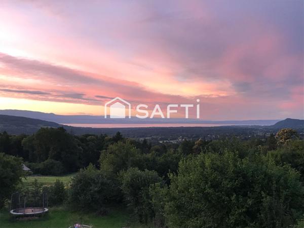 Charme, espace pour cette maison familiale vue lac