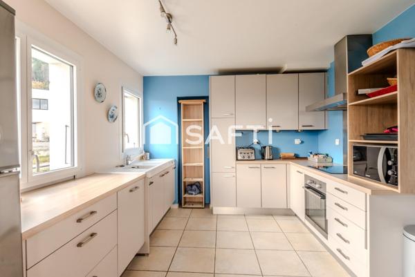 Charme, espace pour cette maison familiale vue lac