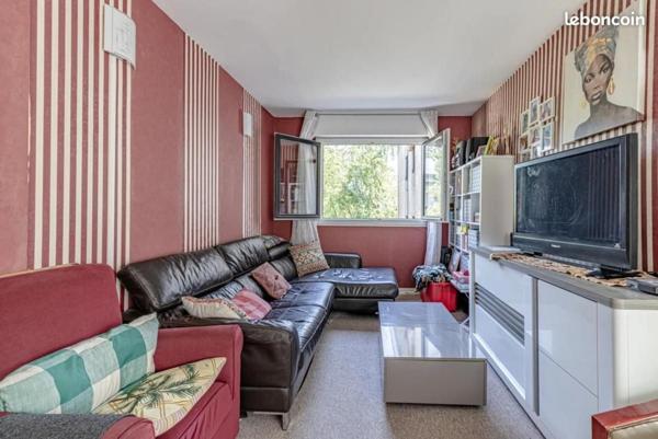 Appartement lumineux 5 pièces de 81m2 en vente, situé à Grigny