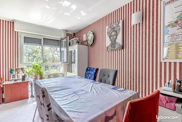 Appartement lumineux 5 pièces de 81m2 en vente, situé à Grigny