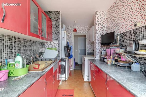 Appartement lumineux 5 pièces de 81m2 en vente, situé à Grigny