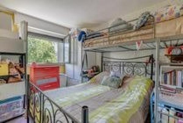 Appartement lumineux 5 pièces de 81m2 en vente, situé à Grigny