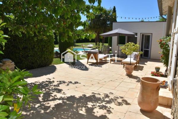 Charmante maison en pierres avec piscine au calme