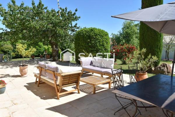Charmante maison en pierres avec piscine au calme