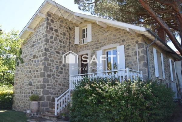 Charmante maison en pierres avec piscine au calme