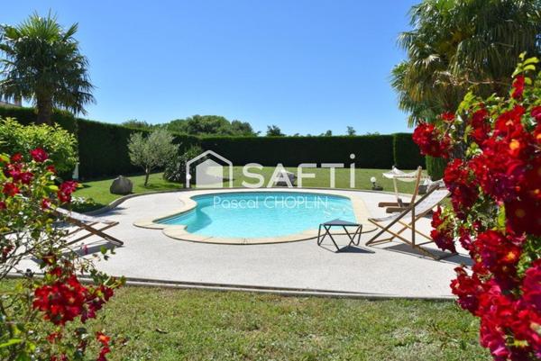 Charmante maison en pierres avec piscine au calme
