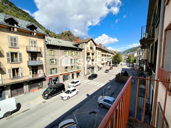 Appartement traversant Modane Gare
