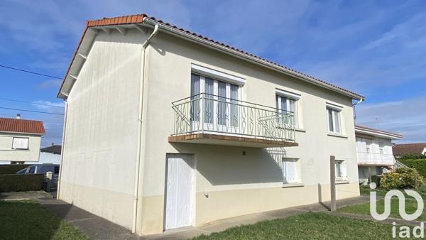 Maison 4 pièces de 127 m² à Châtillon-sur-Thouet (79200)