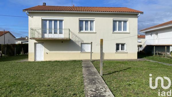 Maison 4 pièces de 127 m² à Châtillon-sur-Thouet (79200)