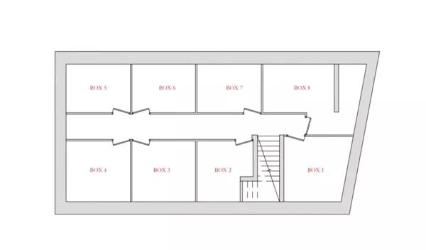 Immeuble à rénover avec piscine intérieure – Centre de Thouars