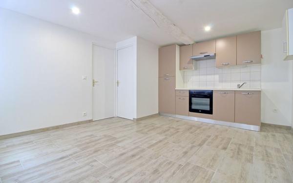 Appartement à louer    1 pièce •  Pont-Sainte-Maxence