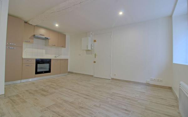 Appartement à louer    1 pièce •  Pont-Sainte-Maxence