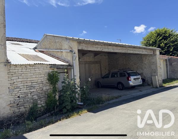 Immeuble à vendre 100 m² Fors