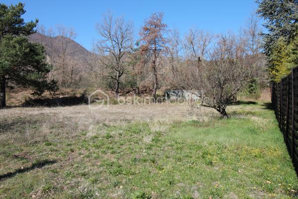 Terrain de 1 757 m²