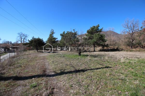 Terrain de 1 757 m²