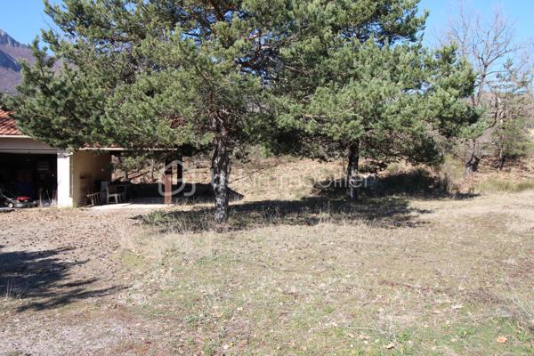 Terrain de 1 757 m²