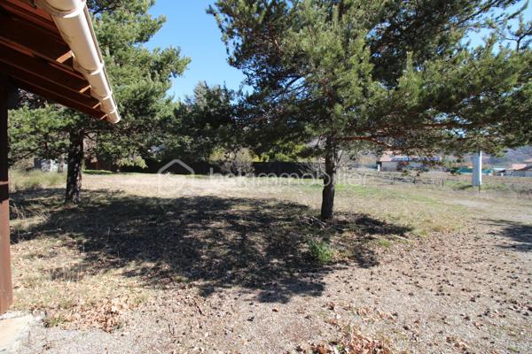 Terrain de 1 757 m²