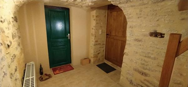 Maison en pierre 122m² + grange aménageable, à 5 min des commerces