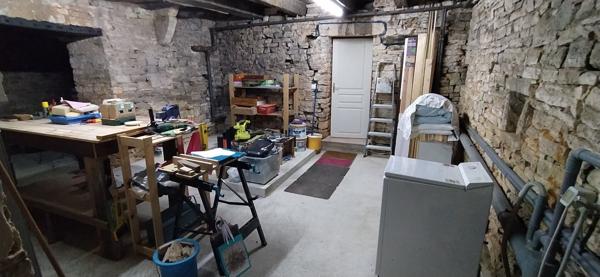 Maison en pierre 122m² + grange aménageable, à 5 min des commerces