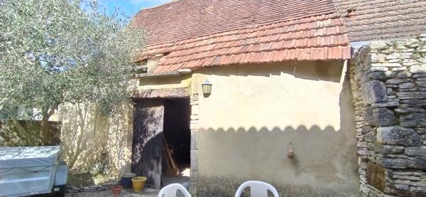 Maison en pierre 122m² + grange aménageable, à 5 min des commerces