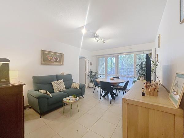 Fontaine d'Arlac. T3 avec loggia et place de parking.