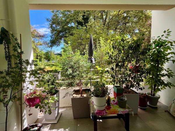 Fontaine d'Arlac. T3 avec loggia et place de parking.