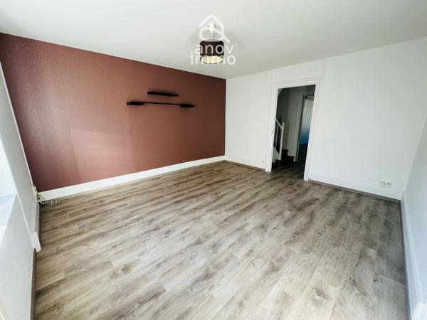 Maison
                                                                                                                                                                                                                                                                                                                        5 pièce(s)                                                                                                                                                                                                          3 chambre(s)                                                                                                                                                                                                          105  m²