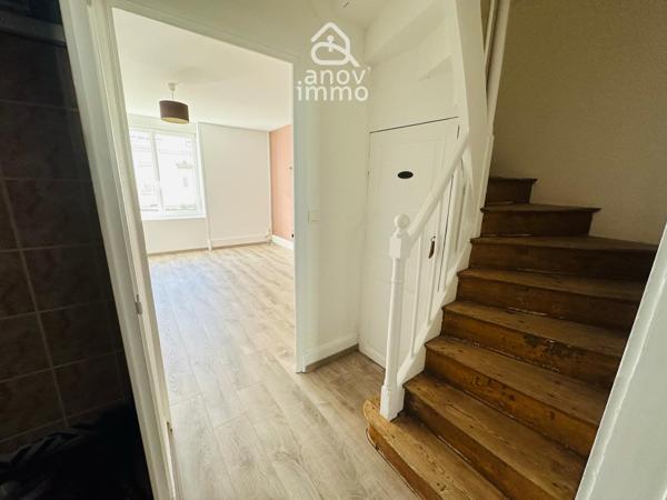 Maison
                                                                                                                                                                                                                                                                                                                        5 pièce(s)                                                                                                                                                                                                          3 chambre(s)                                                                                                                                                                                                          105  m²