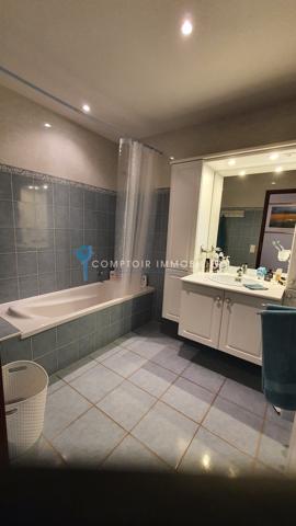 Villa
                                                                                                                                                                                                                                                                                                                        4 pièce(s)                                                                                                                                                                                                          3 chambre(s)                                                                                                                                                                                                          73  m²