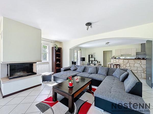 Villa Trets 6 pièce(s) 175 m2 sur 10000 m2 de terrain avec chambre en rdc