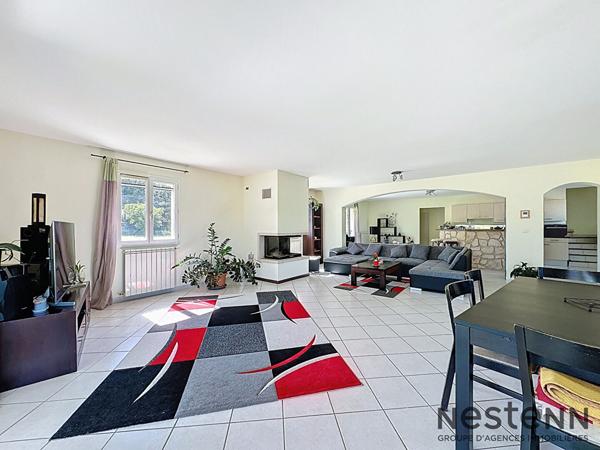 Villa Trets 6 pièce(s) 175 m2 sur 10000 m2 de terrain avec chambre en rdc